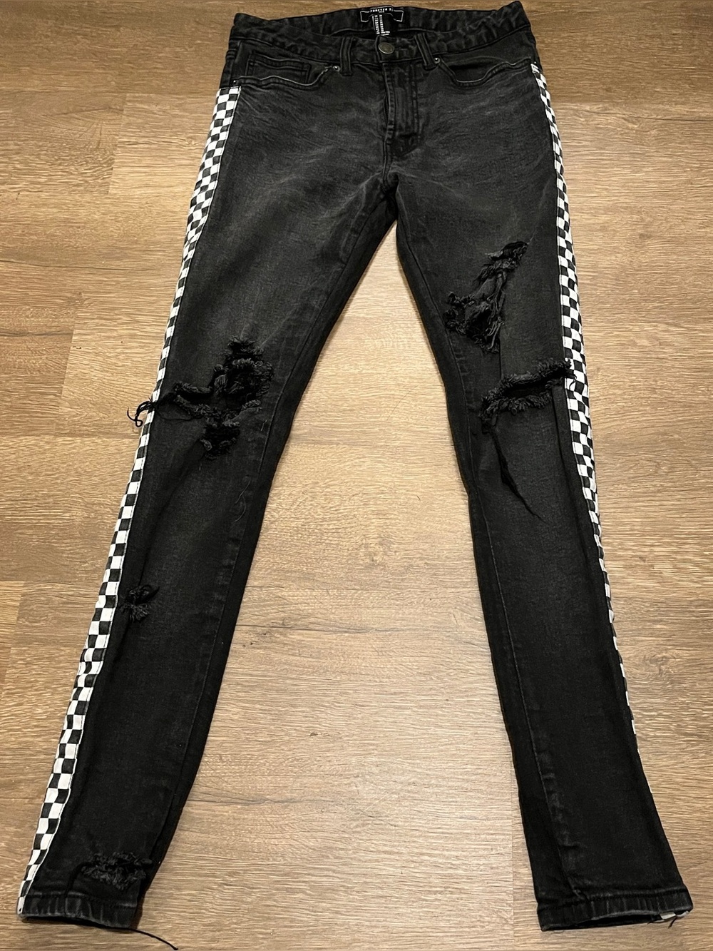 Forever 21 Men Distressed Checkerboard Side-Stripe Skinny Jeans (W30)